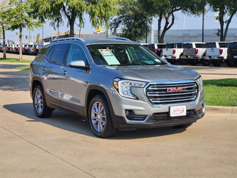 Used 2023 GMC Terrain SLT image 3