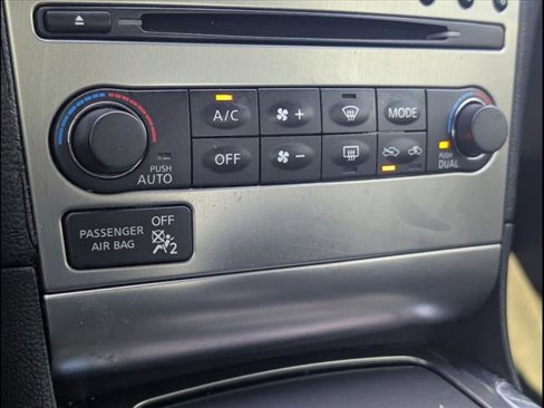 Used 2012 INFINITI G37 Journey w/ Premium Pkg image 19