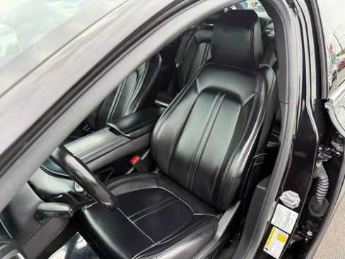 Used 2020 Lincoln MKZ image 11
