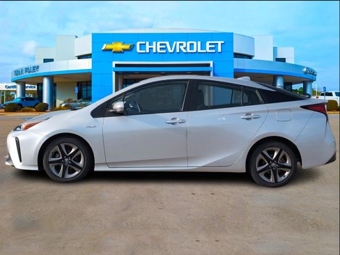 Used 2021 Toyota Prius L Eco image 2