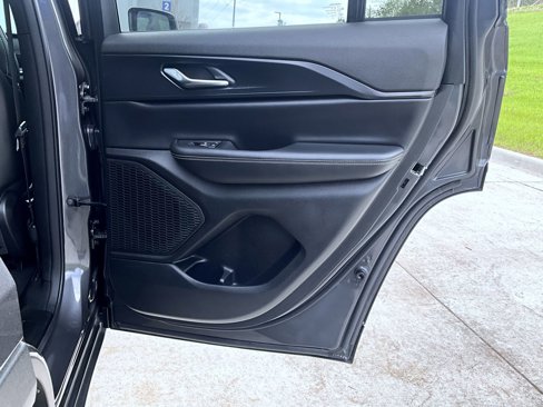 Used 2024 Jeep Grand Cherokee Altitude image 19