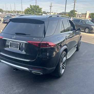 Used 2021 Mercedes-Benz GLE 350 4MATIC image 3