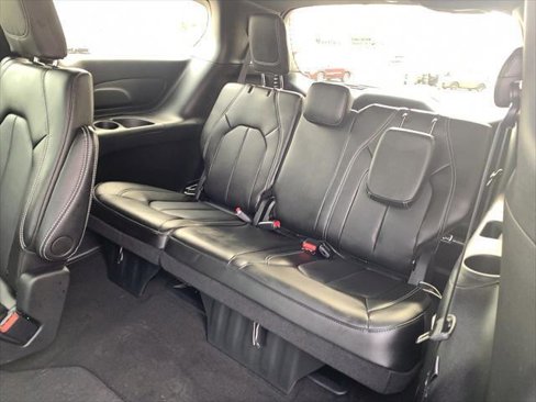 New 2025 Chrysler Pacifica Select image 26