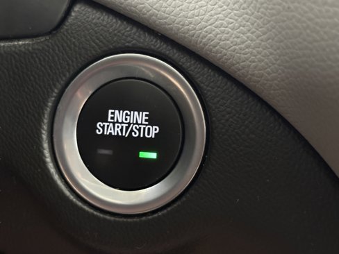 Used 2020 Chevrolet Equinox LS image 17