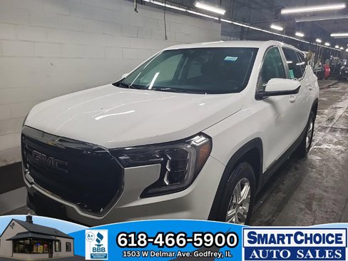 Used 2024 GMC Terrain SLE image 1