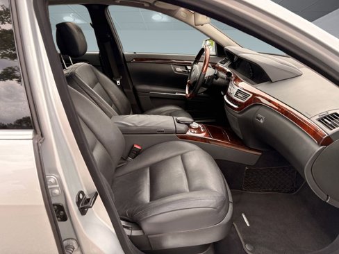 Used 2011 Mercedes-Benz S 550 image 26
