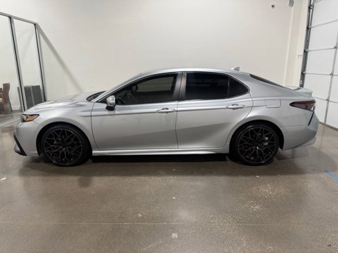 Used 2023 Toyota Camry SE image 8