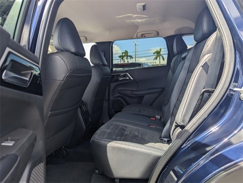 Used 2022 Mitsubishi Outlander SE image 8