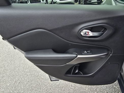 Used 2021 Jeep Cherokee Latitude Lux image 47