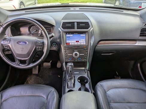 Used 2019 Ford Explorer Limited w/ Class III Trailer Tow Package image 13