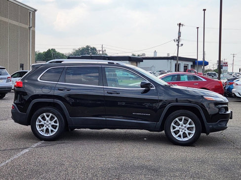 Used 2018 Jeep Cherokee Latitude Plus w/ Comfort/Convenience Group image 11