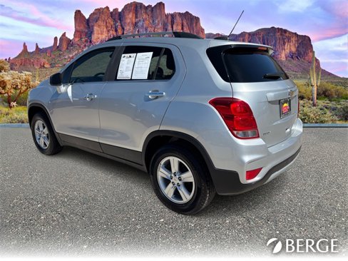 Used 2018 Chevrolet Trax LT w/ LT Convenience Package image 4