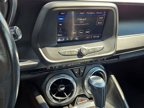 Used 2020 Chevrolet Camaro LT image 16