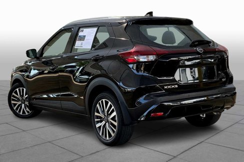 Used 2023 Nissan Kicks SV image 11