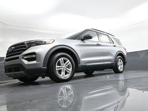 Used 2023 Ford Explorer XLT w/ Equipment Group 202A image 37