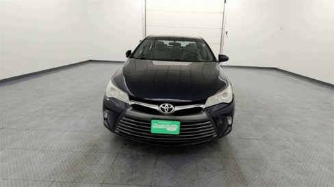 Used 2016 Toyota Camry LE image 3
