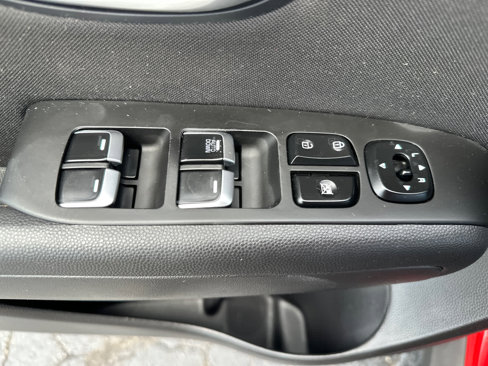 Used 2019 Kia Soul image 27
