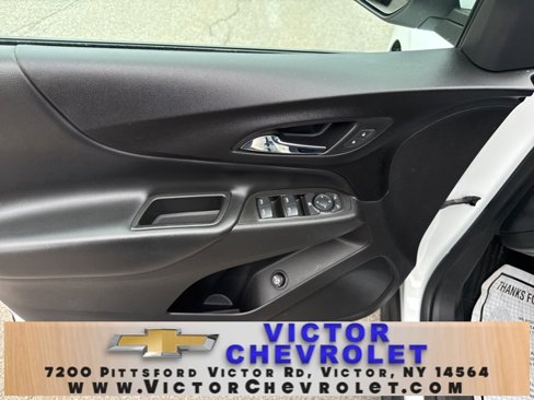 Used 2020 Chevrolet Equinox LT w/ Driver Convenience Package image 11