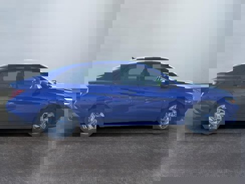 Certified 2024 Hyundai Elantra SE image 4
