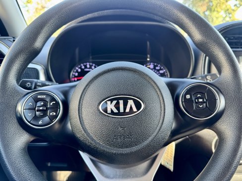 Used 2020 Kia Soul LX image 25