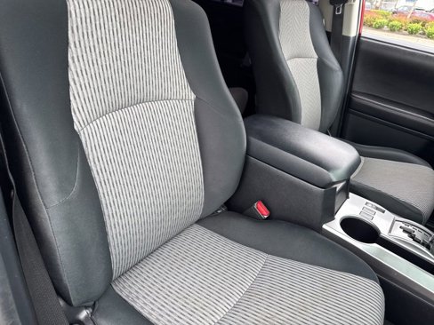 Used 2015 Toyota 4Runner SR5 image 29
