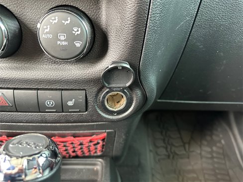 Used 2017 Jeep Wrangler Unlimited Rubicon image 27