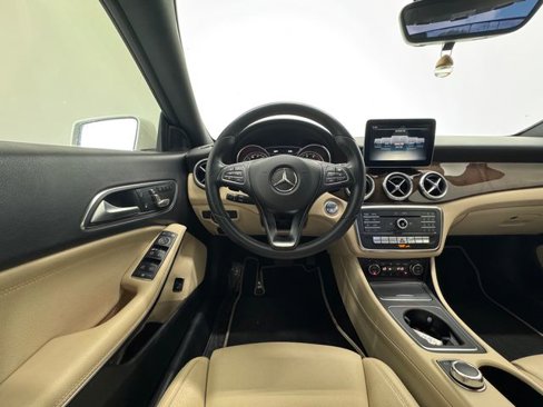 Used 2017 Mercedes-Benz CLA 250 image 21
