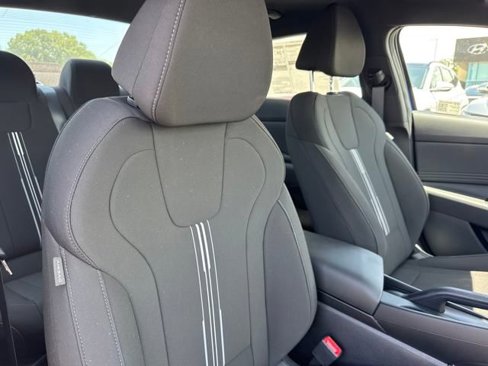 New 2025 Hyundai Elantra Sport image 22