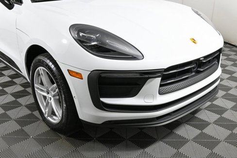 Certified 2022 Porsche Macan image 39