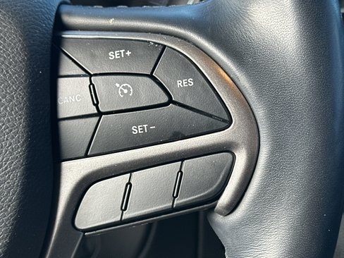 Used 2022 Jeep Grand Cherokee Laredo X image 19