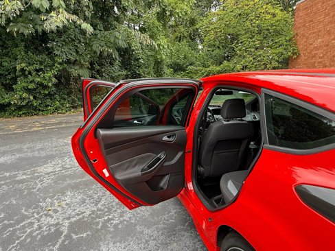 Used 2017 Ford Focus ST image 12