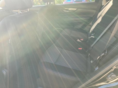 Used 2017 Nissan Rogue S image 29