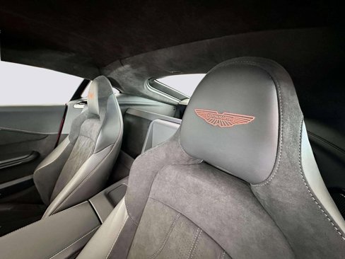 New 2025 Aston Martin V8 Vantage Coupe image 13