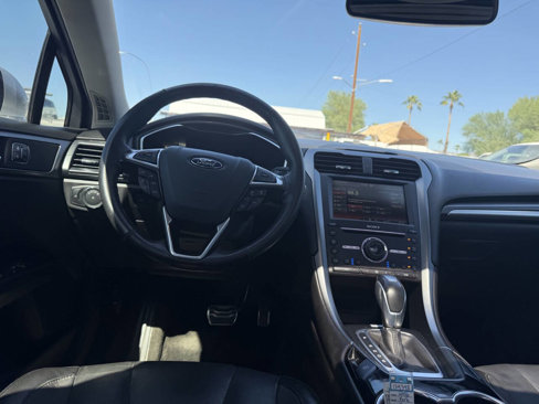 Used 2016 Ford Fusion Titanium image 22