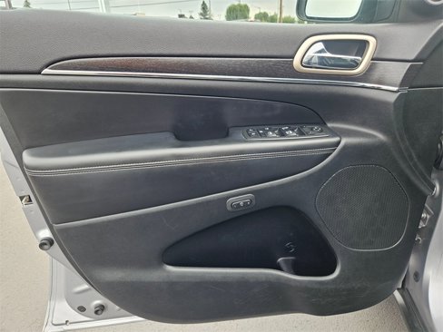 Used 2014 Jeep Grand Cherokee Limited image 10