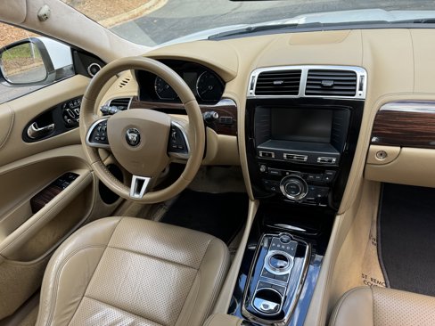 Used 2014 Jaguar XK Coupe image 11