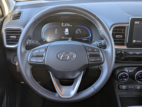 Used 2024 Hyundai Venue SEL image 24