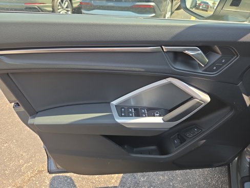 New 2025 Audi Q3 2.0T Premium image 5