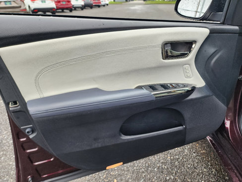 Used 2013 Toyota Avalon XLE Premium image 31