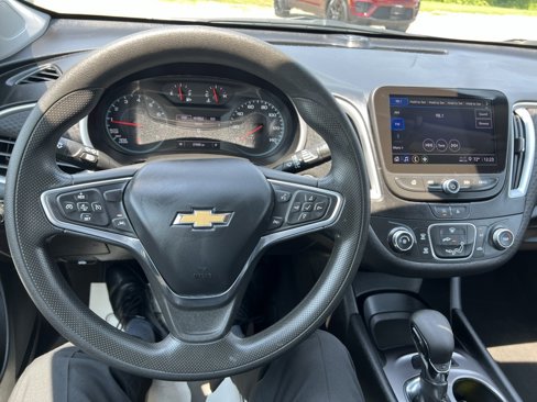Used 2023 Chevrolet Malibu LS image 29