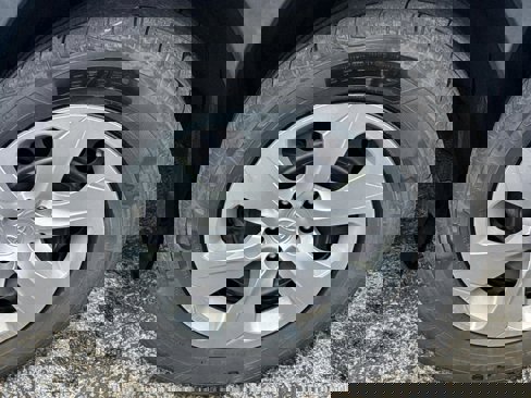 Used 2019 Toyota RAV4 LE image 12