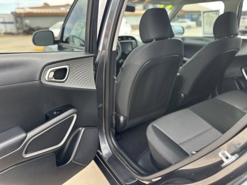 Used 2021 Kia Soul LX image 12