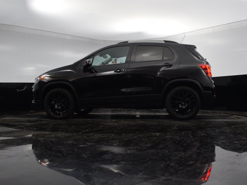 Used 2022 Chevrolet Trax LT w/ Midnight Edition image 20