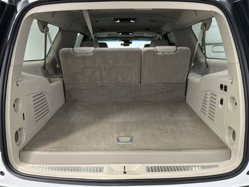 Used 2018 Cadillac Escalade ESV Premium Luxury image 17
