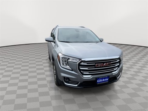 Used 2024 GMC Terrain SLT image 3