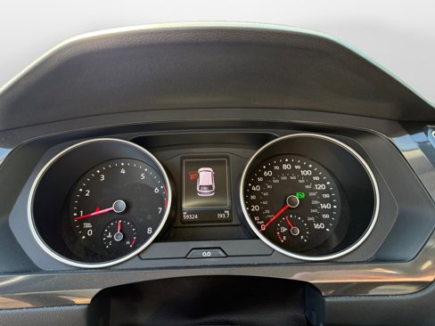 Used 2020 Volkswagen Tiguan SE w/ Panoramic Sunroof Package image 12