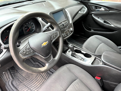 Used 2017 Chevrolet Malibu LS image 3