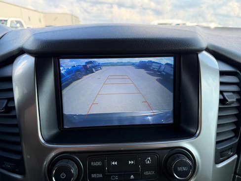 Used 2018 Chevrolet Suburban Premier image 29