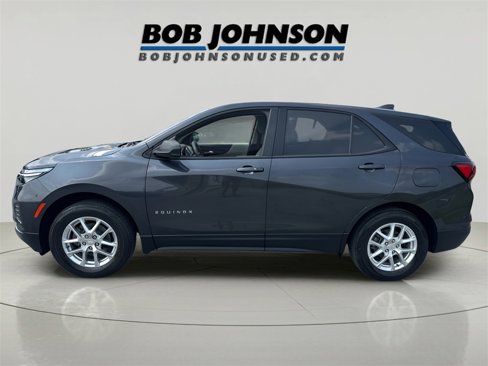 Used 2022 Chevrolet Equinox LS w/ LS Convenience Package image 4