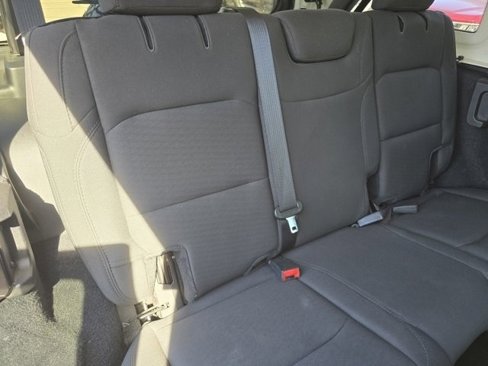 Used 2019 Jeep Wrangler Unlimited Sahara image 32